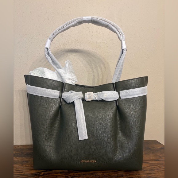 Michael Kors Emilia Tote - Picture 2 of 5